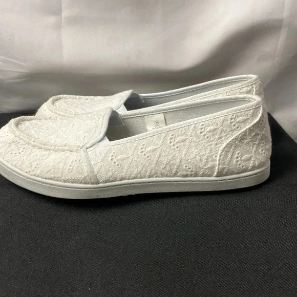 CORAL BAY MOZIE WOMENS SIZE 8 WHITE EYELET SLIP ON LOAFER COMFORT SHOE CLEAN - Picture 6 of 14